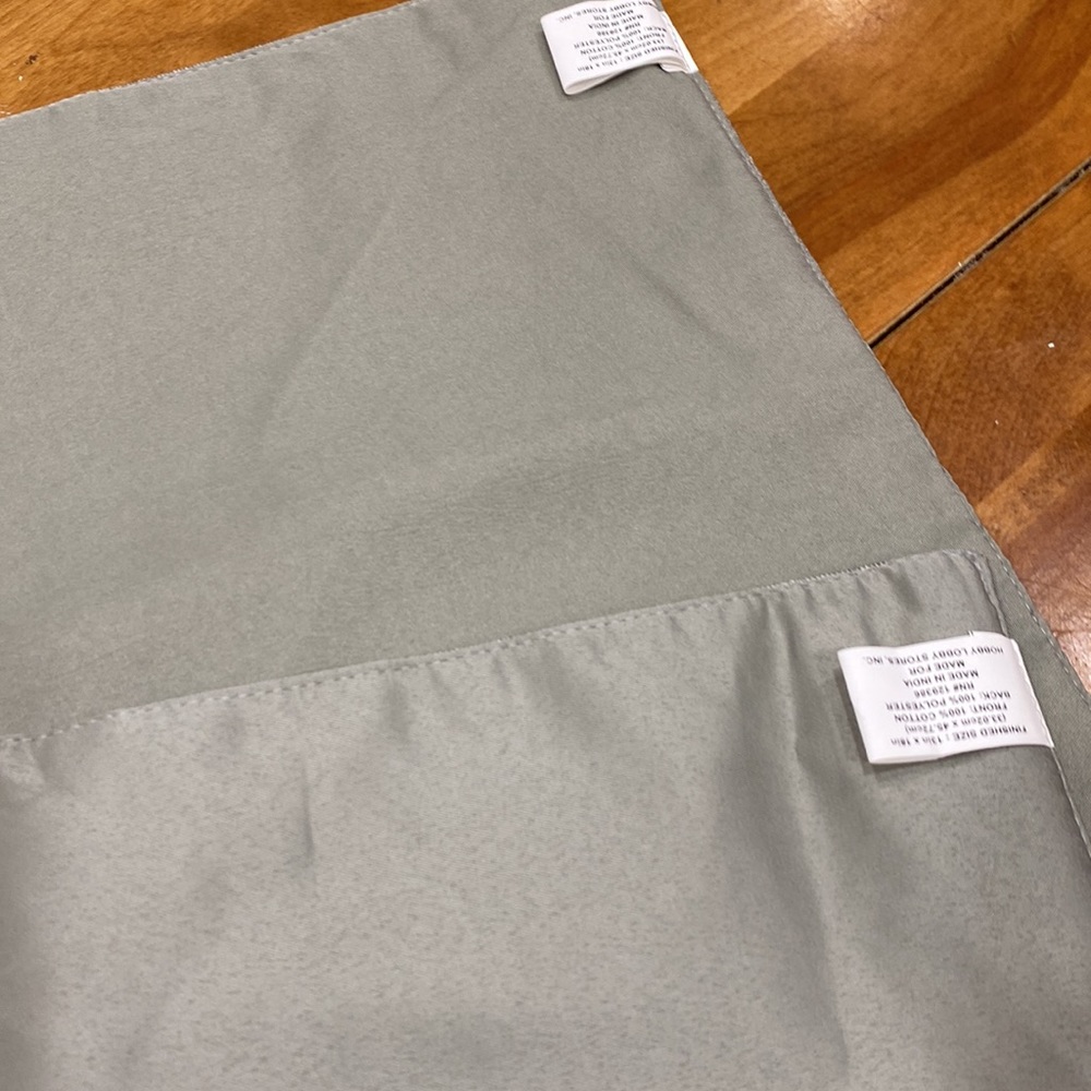 NWT. 8piece, placemats/napkin set. - Picture 9 of 12